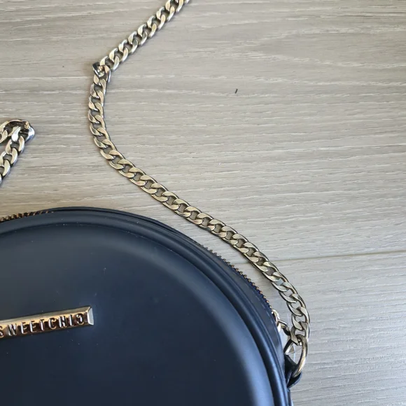 Blue Crossbody Bag with Chain Strap - Picture 4 of 6